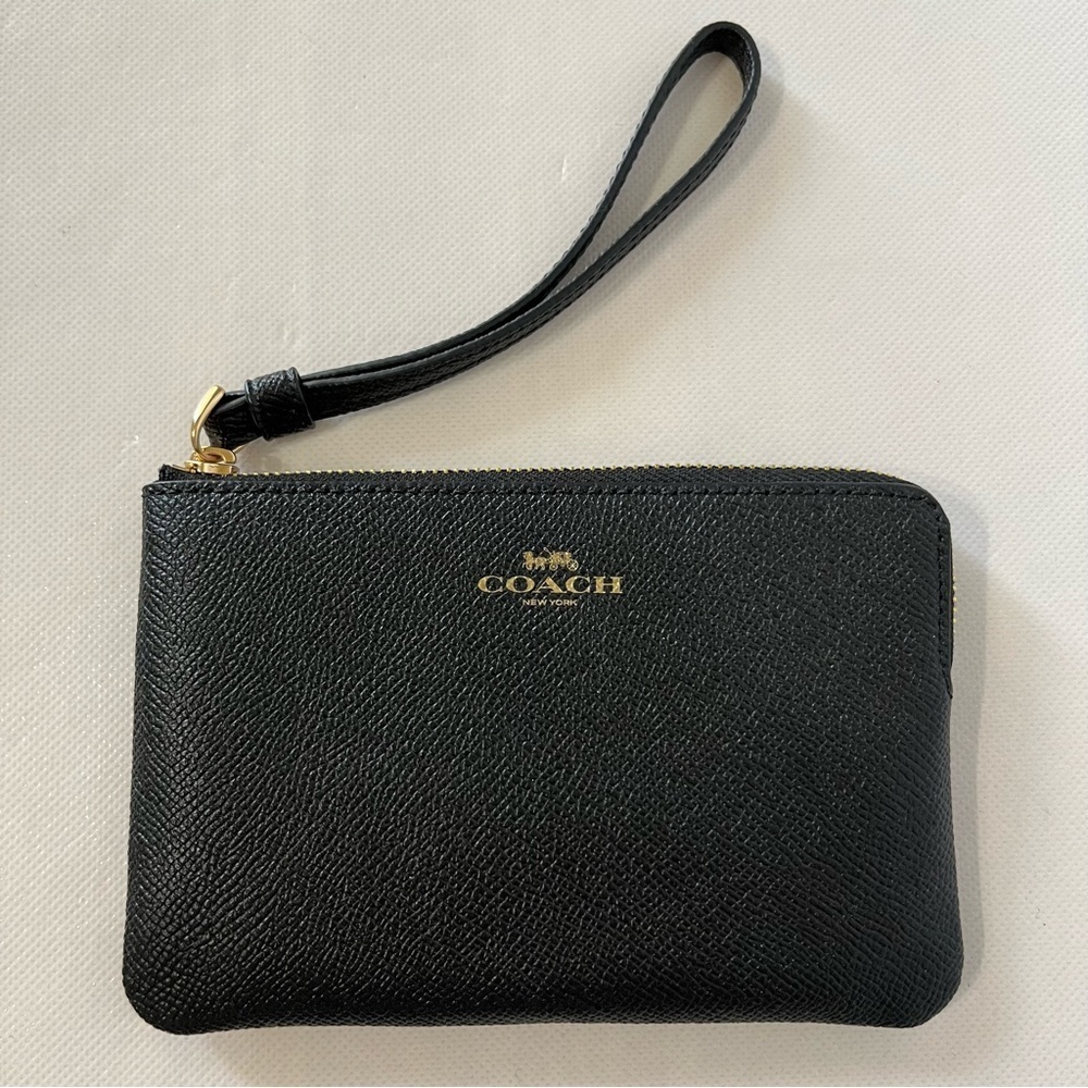 Coach Black Leather Corner Zip Wristlet NWT